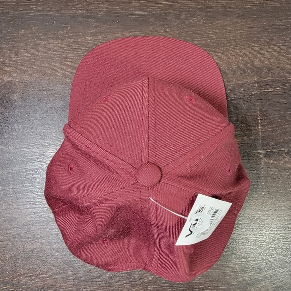 BRAND NEW Vans Classic Logo Snapback In Burgundy - Picture 4 of 6